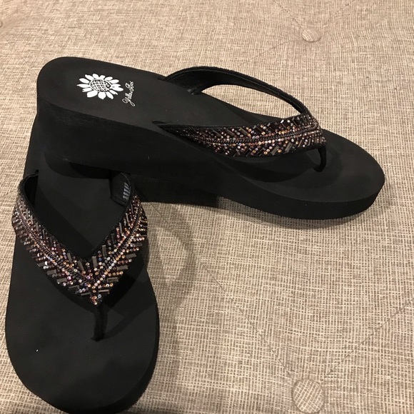 Women’s Yellow Box flip flop - Picture 2 of 3